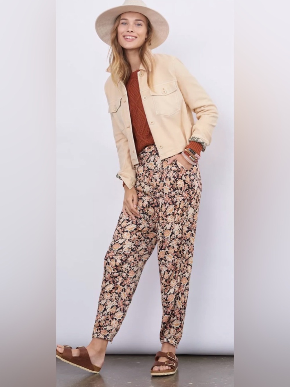 Floral Printed Wide-Leg Pants - Black & Peach